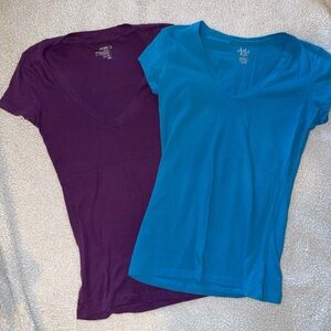 Dots V-Neck Short Sleeve Tees in Plum and Teal